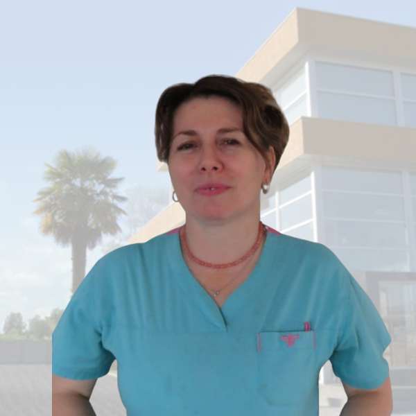 Cristina Solís - Asistente Laboratorio Dental